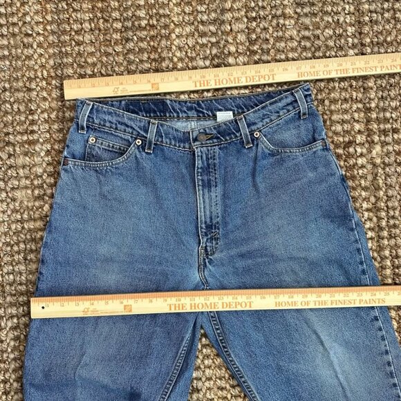 Vintage 1980s - 560 Levi’s Men’s Jeans Loose Fit Rare (36x30) Made In US… - Picture 9 of 9